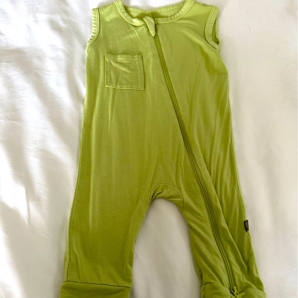 Kyte sleeveless zippered romper
